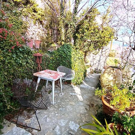 Bed and Breakfast La Fontaine Bargème Pokoj fotografie